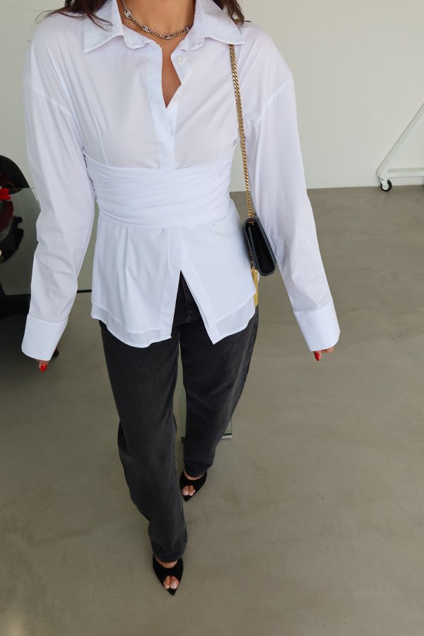 Gizle Düğmeli Kendinden Kuşaklı Tasarım Gömlek