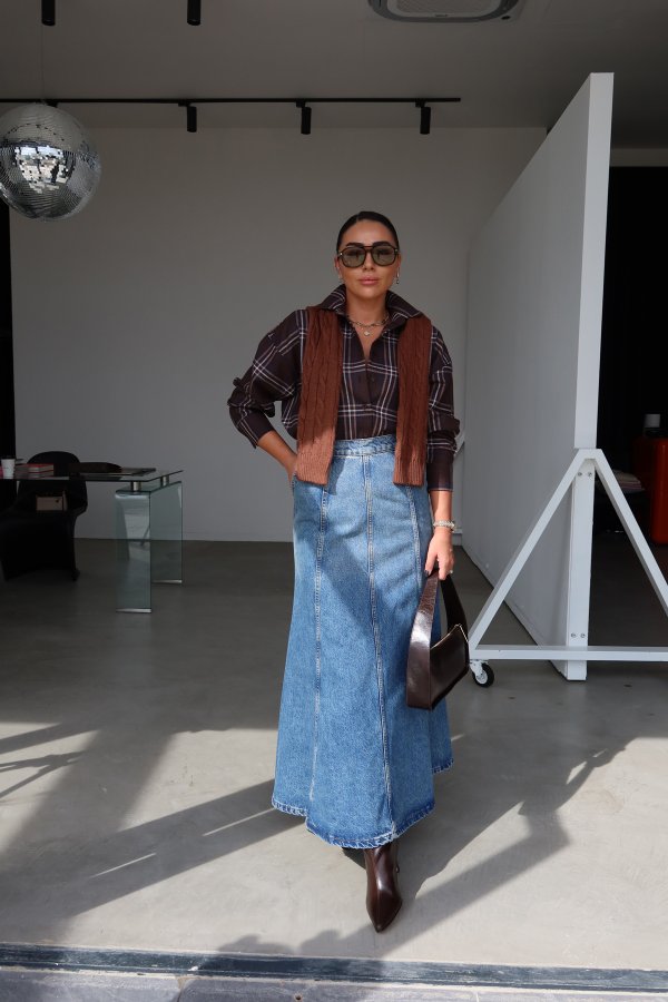 Yandan Fermuarlı Konstrat Dikişli Uzun Denim Etek