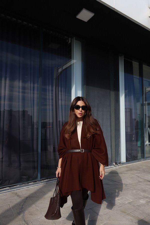 Deri Kemerli Triko Pelerin