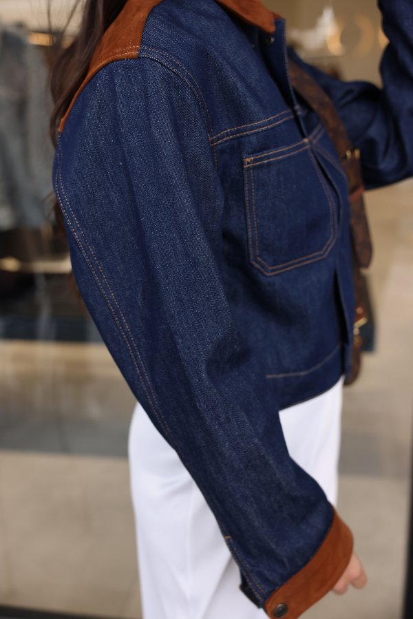 Yakası ve Omuzu Süet Parçalı Denim Ceket