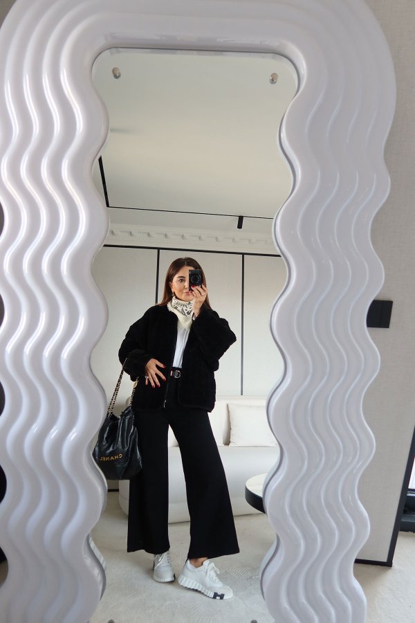 Yüksek Bel Kemerli Pens Dikişli Jean