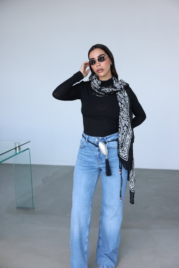 Dik Yaka Yanı Büzgülü Bluz