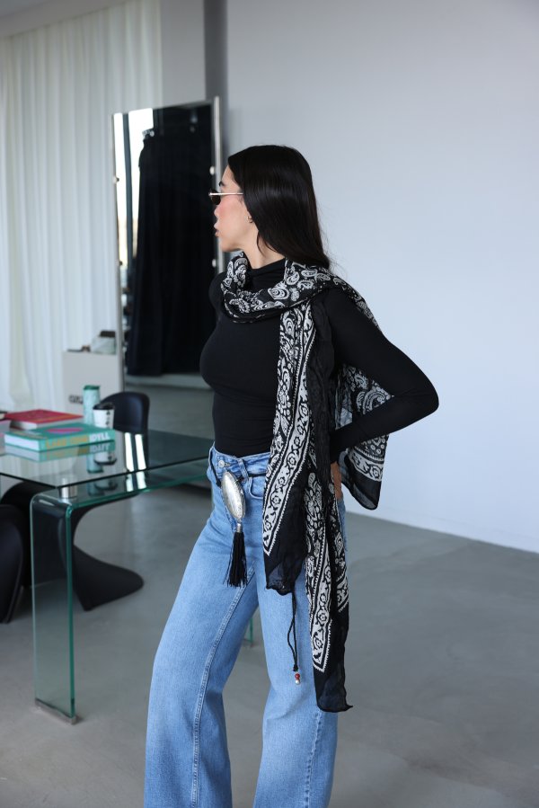 Dik Yaka Yanı Büzgülü Bluz