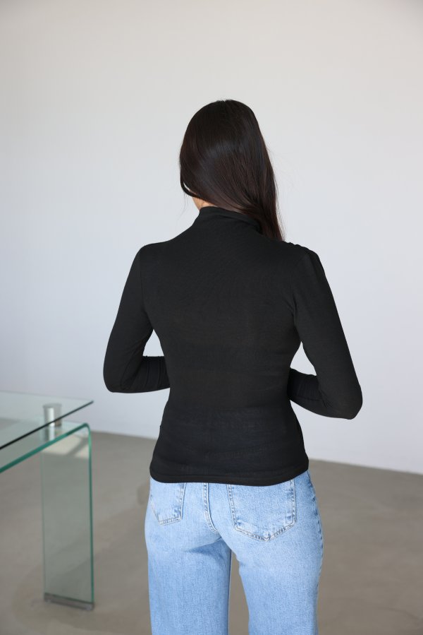 Dik Yaka Yanı Büzgülü Bluz