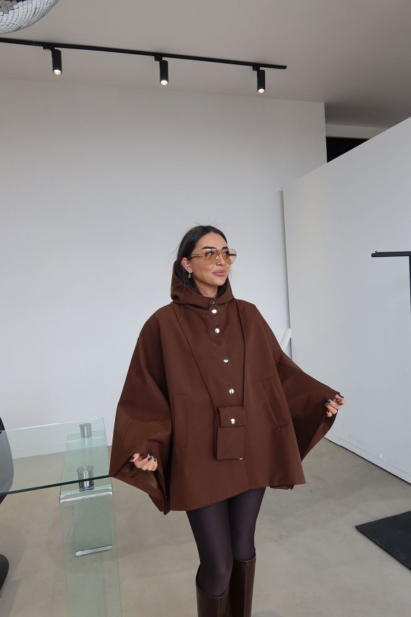 Kapşonlu Mini Çanta Aksesuarlı Panço