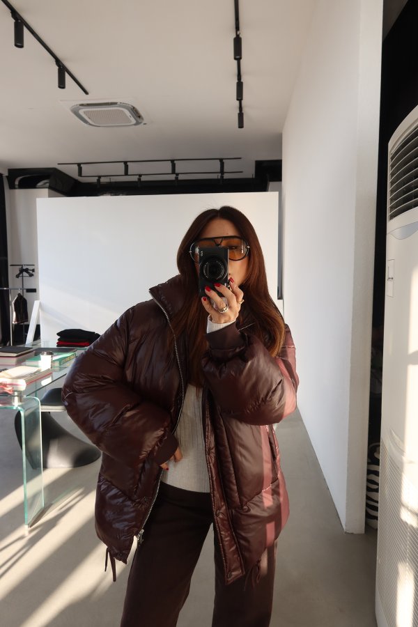 Dik Yaka Ayarlanabilir Bağcıklı Şişme Mont