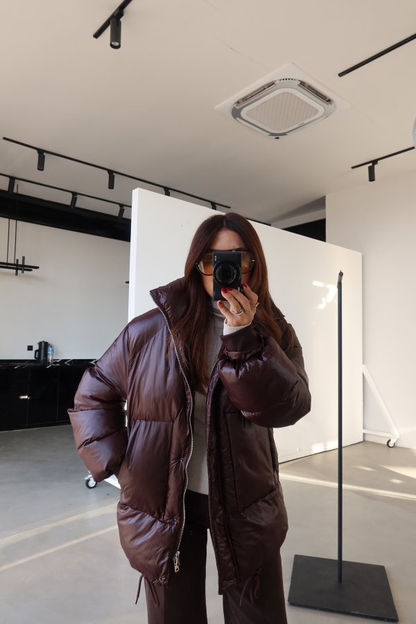 Dik Yaka Ayarlanabilir Bağcıklı Şişme Mont