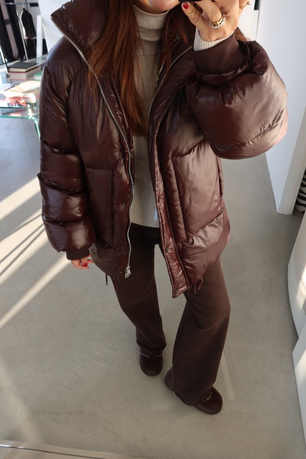 Dik Yaka Ayarlanabilir Bağcıklı Şişme Mont