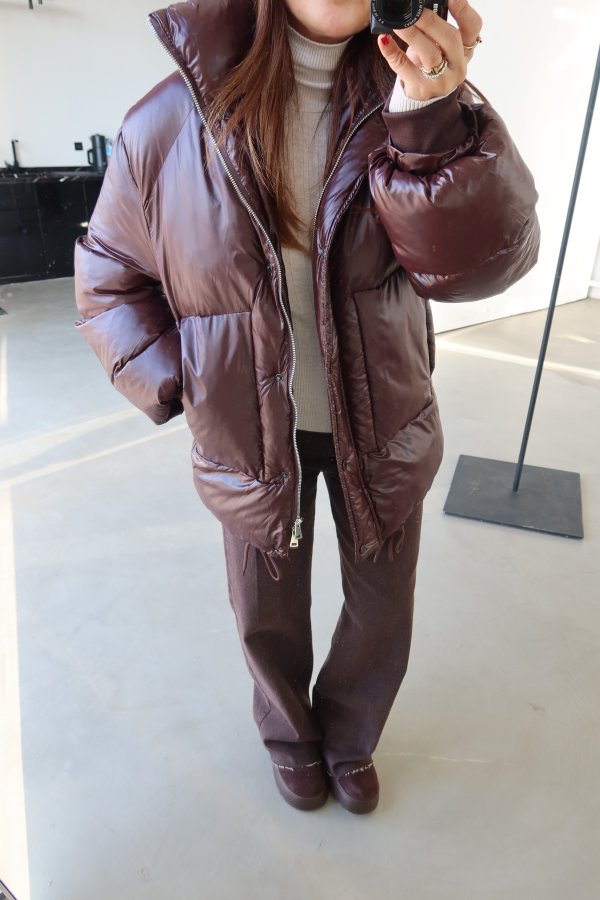 Dik Yaka Ayarlanabilir Bağcıklı Şişme Mont