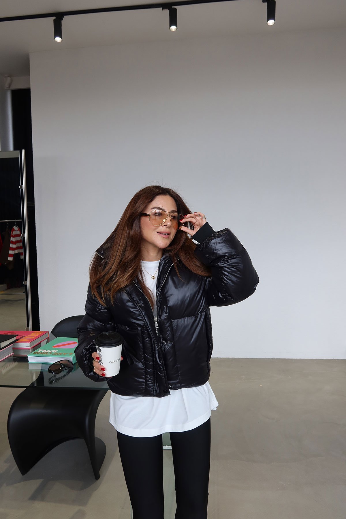 Dik Yaka Ayarlanabilir Bağcıklı Şişme Mont