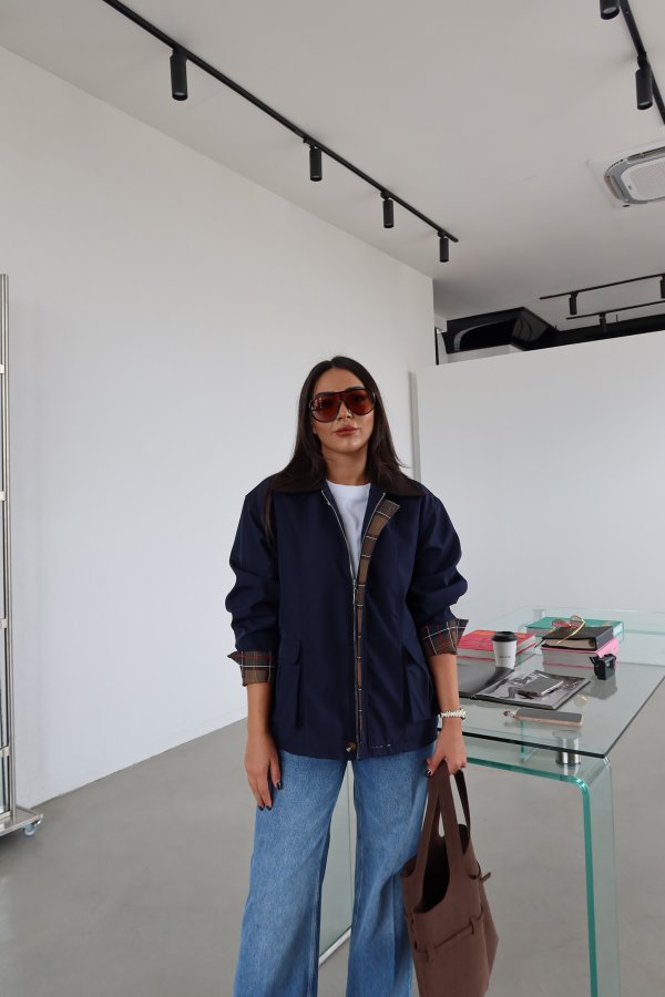 Yakası Kadife Çift Cepli Mont