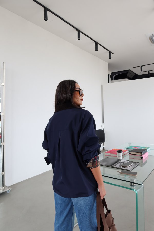 Yakası Kadife Çift Cepli Mont