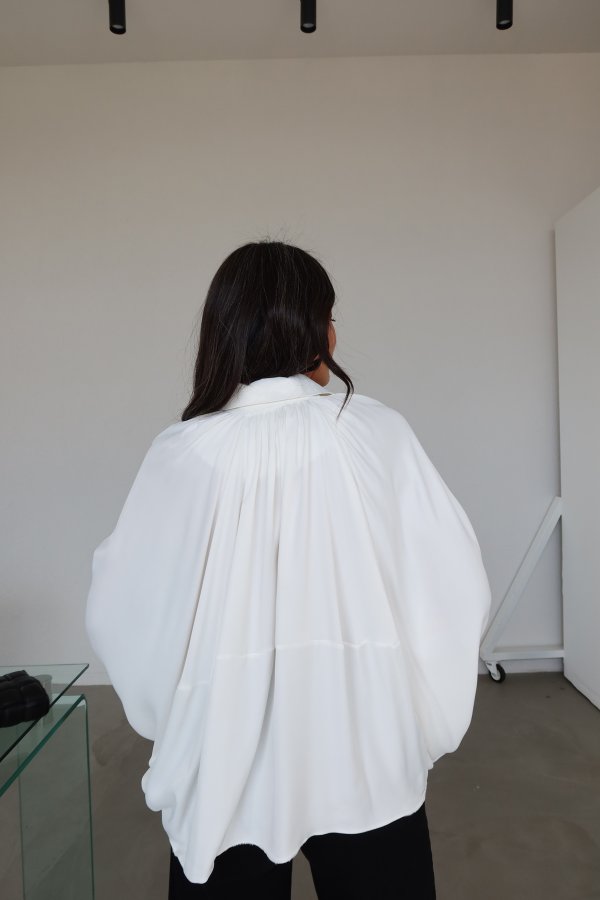 Yarasa Kol Önü Kısa Arkası Uzun Saten Ceket