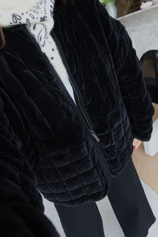 Boydan Fermuarlı Kabartma Desenli Kadife Ceket