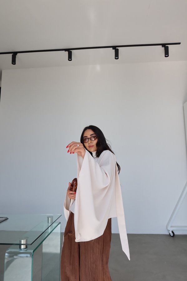 Yarasa Kol Boyundan Bağlamalı Bluz