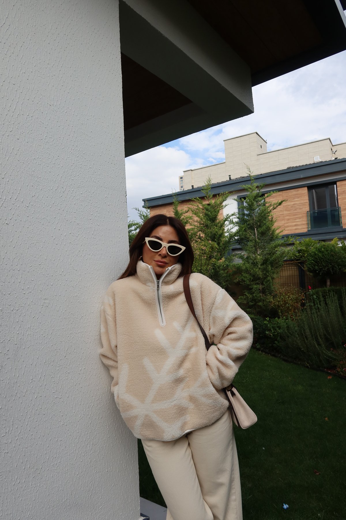 Yakası Fermuarlı Peluş Sweat