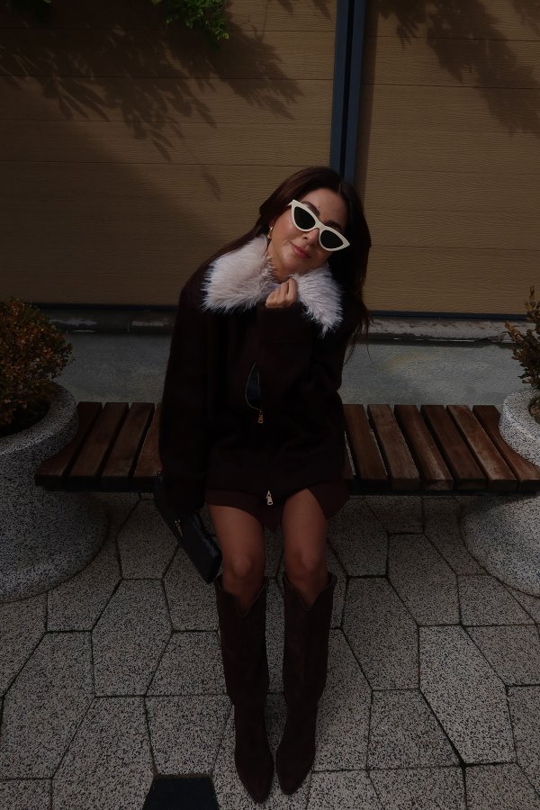 Yakası Kürk Detaylı Fermuarlı Yün Hırka