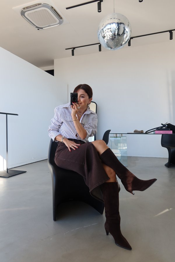 Önden Yırtmaçlı Yıkmalı Denim Etek