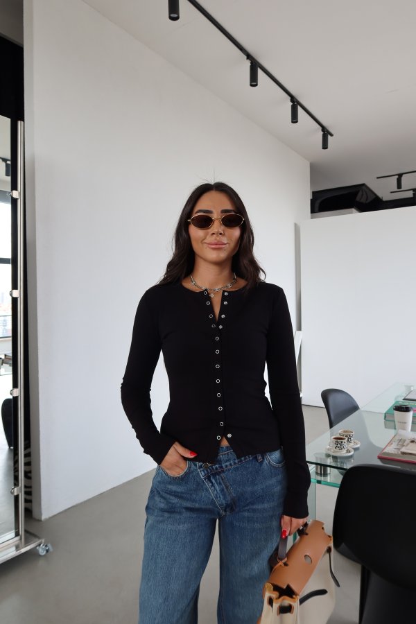 Çıtçıtlı Uzun Kollu Bluz