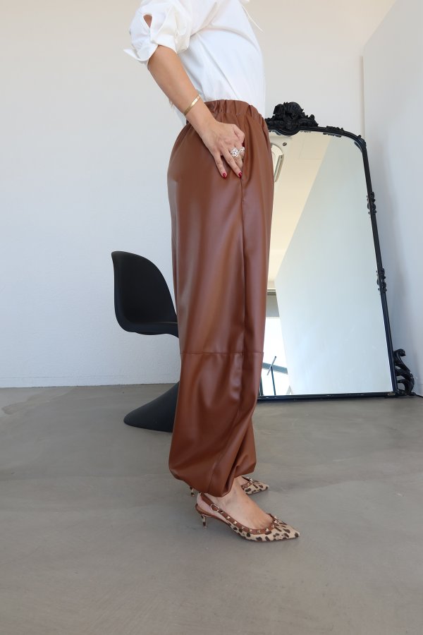 Paçası Lastikli Şalvar Deri Pantolon