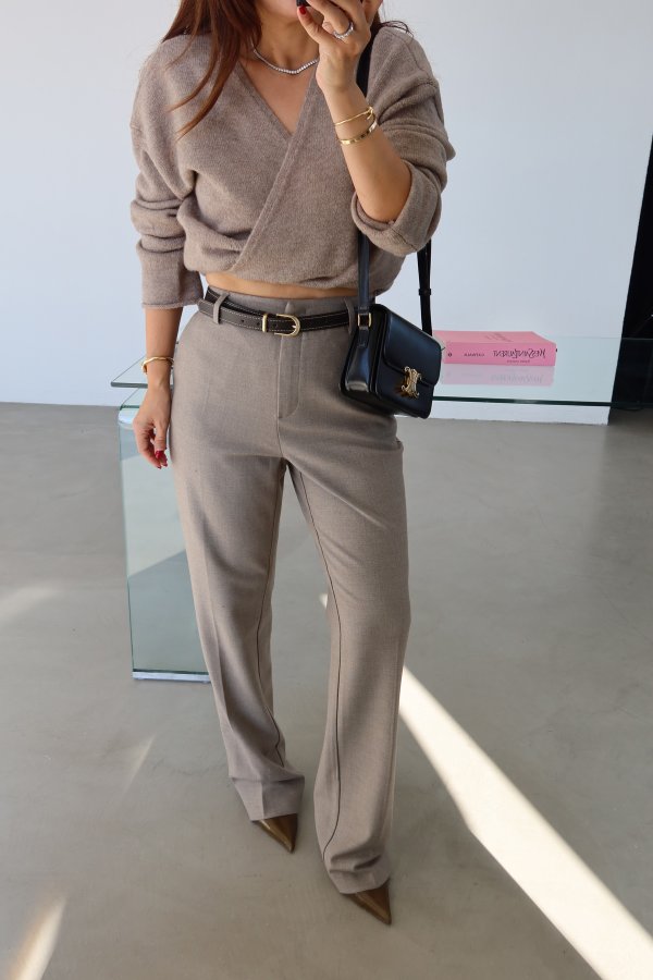 Kemerli Düz Fit Pantolon