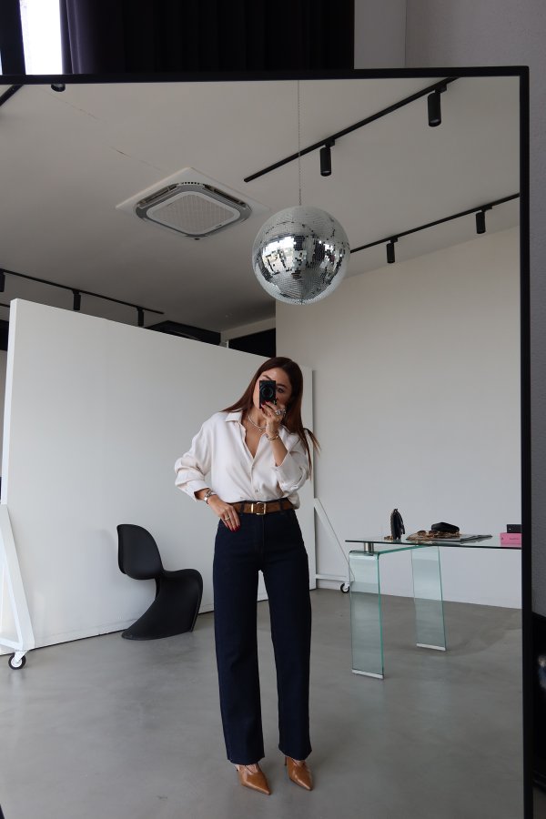 Paçası Lazer Kesimli Straight Fit Jean