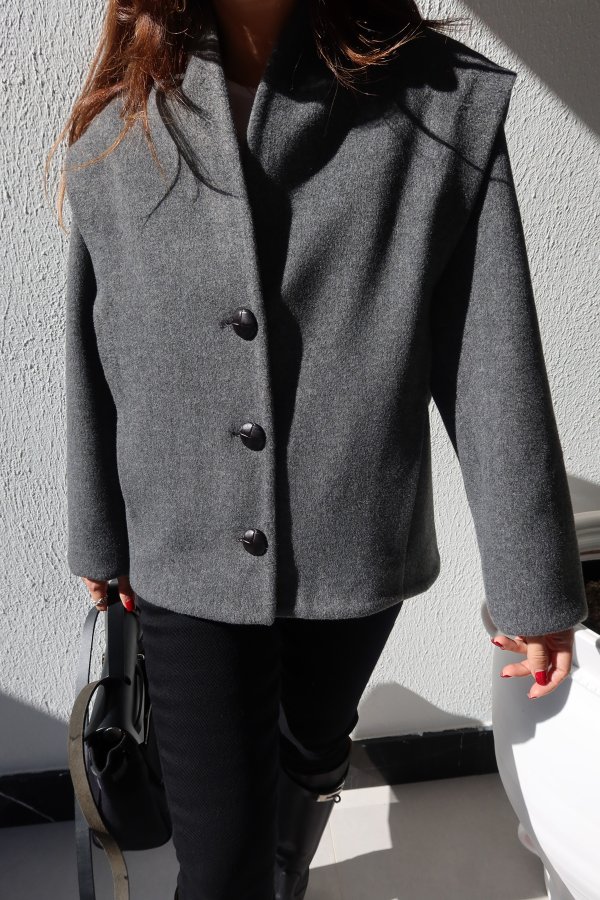 3 Düğmeli Omuz Detaylı Kaşe Ceket