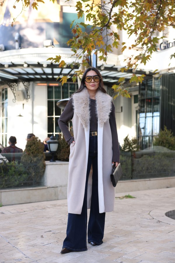 Yakası Kürk Detaylı Uzun Triko Yelek