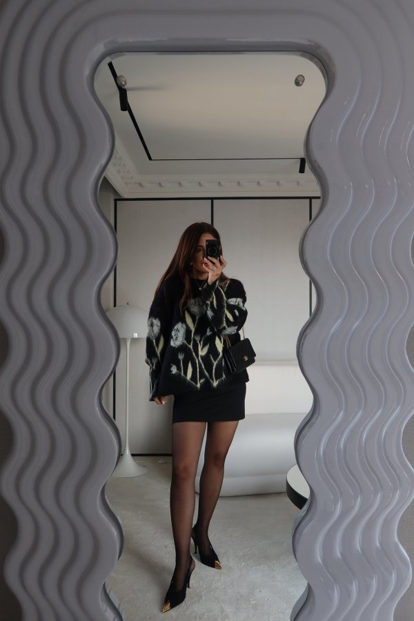 Çiçek Desenli Triko Kazak