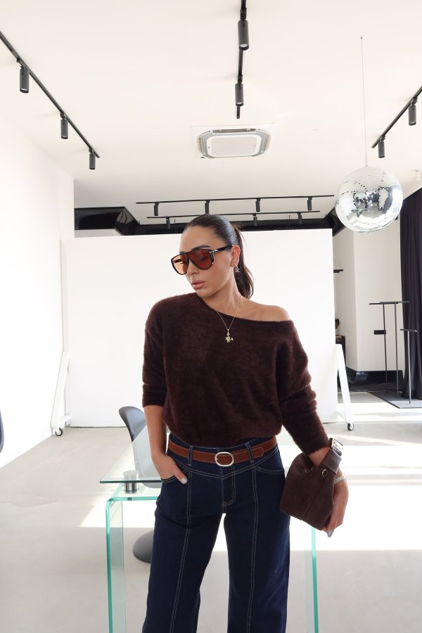 Tek Omuzu Düşük Kırçırlı Triko