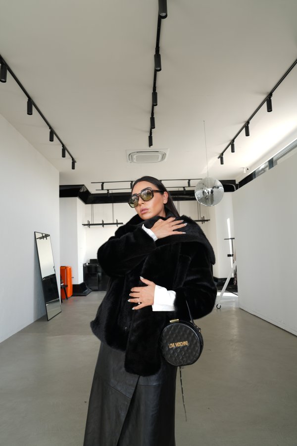 Kendinden Fularlı Kürk Ceket