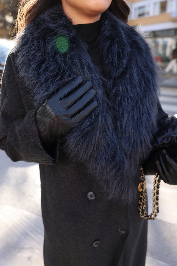 Yakası Kürklü Uzun  Kaşe Kaban