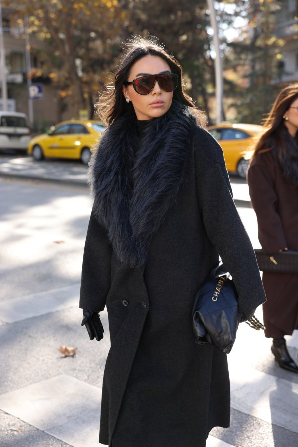 Yakası Kürklü Uzun  Kaşe Kaban