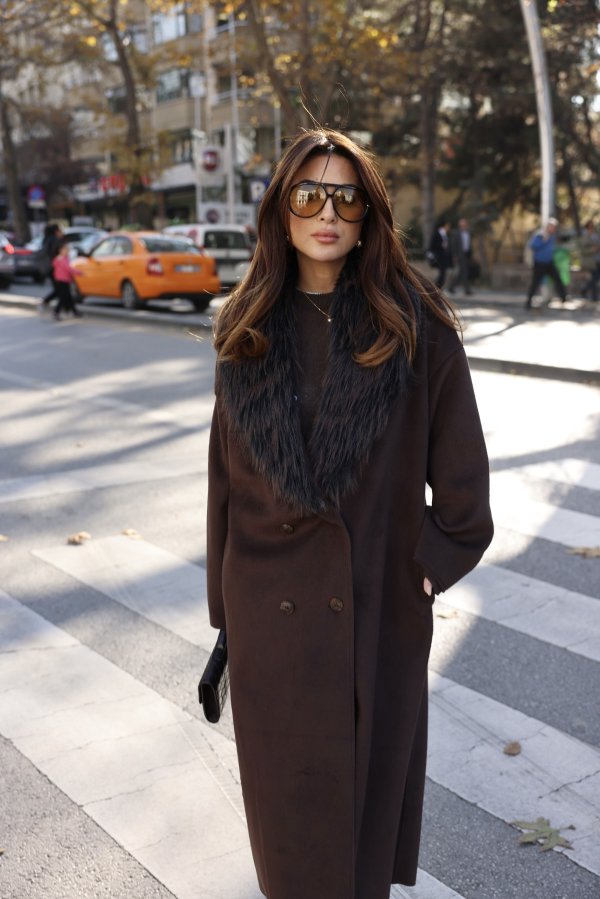 Yakası Kürklü Uzun  Kaşe Kaban