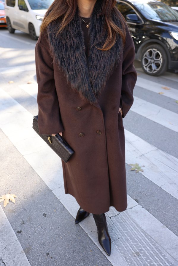 Yakası Kürklü Uzun  Kaşe Kaban