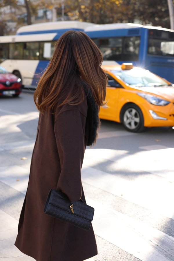 Yakası Kürklü Uzun  Kaşe Kaban