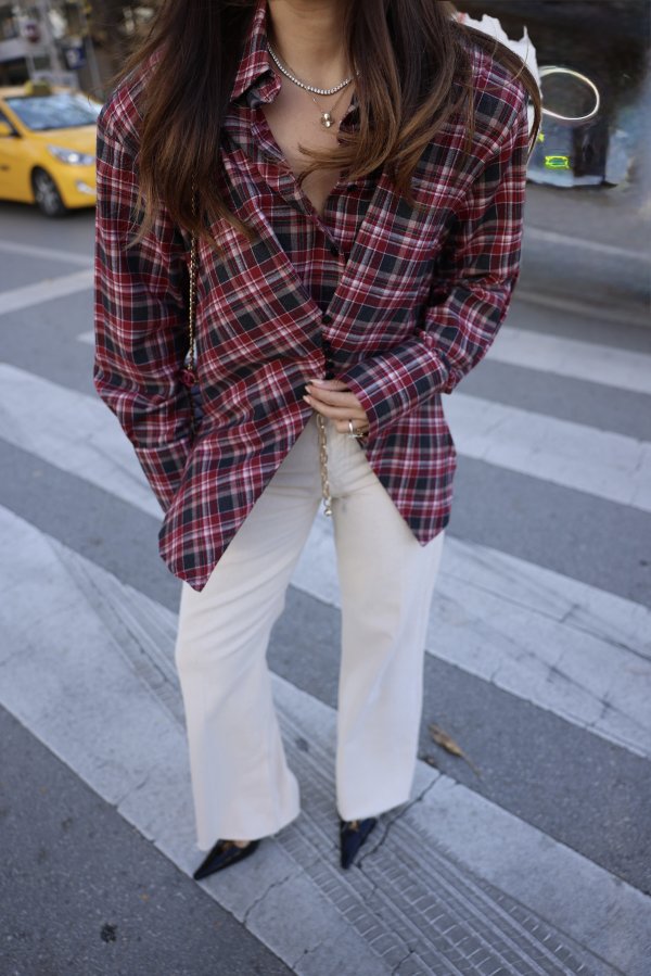 Omuzu Vatkalı Asimetrik Kesim Ekoseli Gömlek