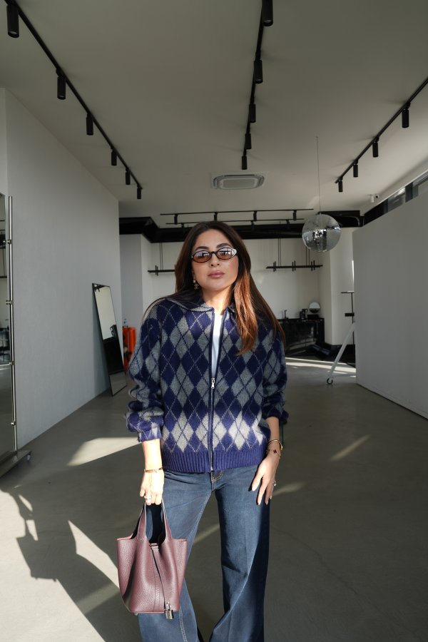 Önden Fermuarlı Polo Yaka Baklava Desenli Hırka