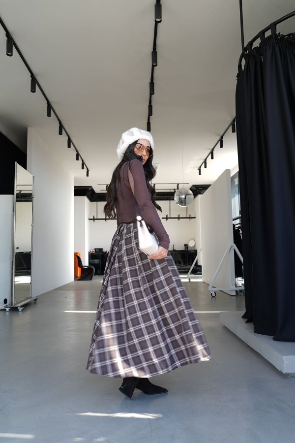 Bel Kısmı Biyeli Ekoseli Etek