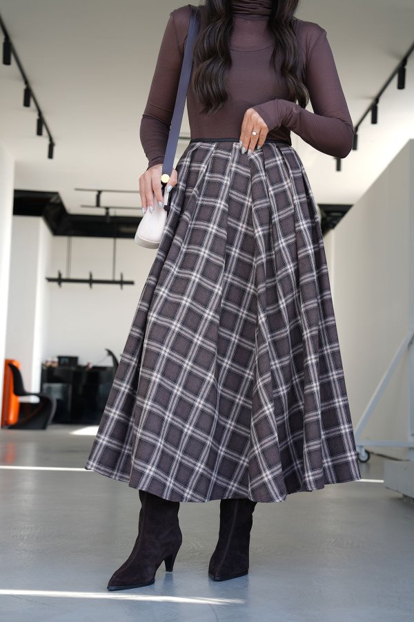 Bel Kısmı Biyeli Ekoseli Etek