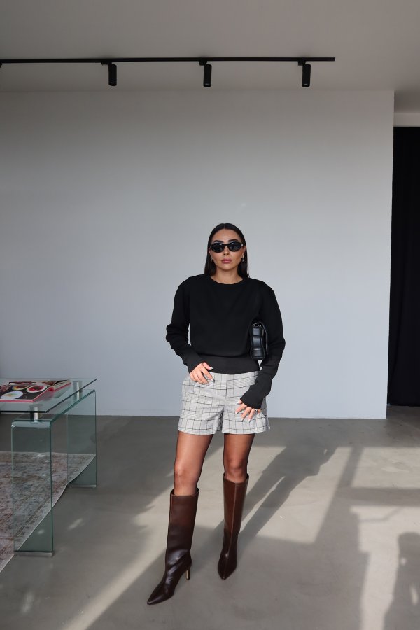 Ekoseli Pul İşlemeli Şort