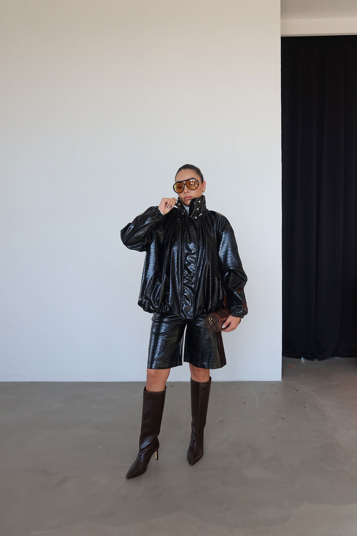 Yılan Desenli Deri Şort