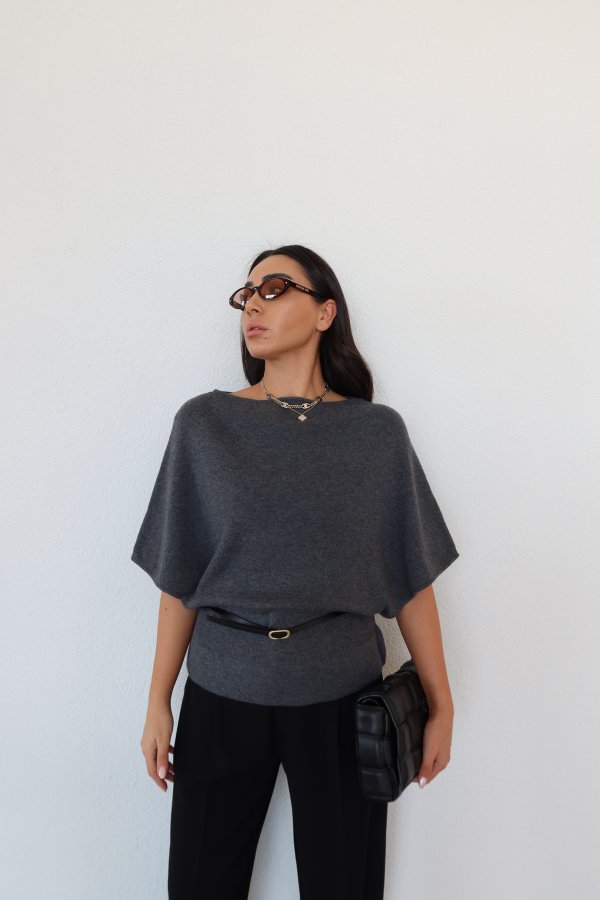 Kemer Detaylı Yarasa Kol Triko Kazak