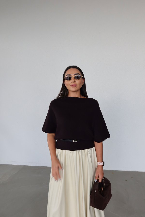 Kemer Detaylı Yarasa Kol Triko Kazak