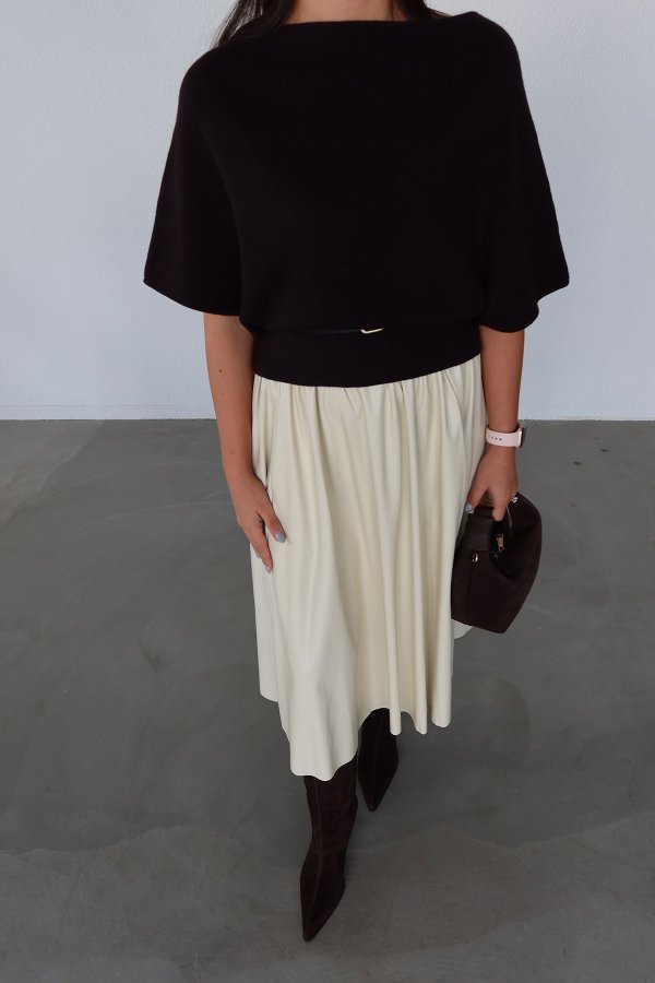 Kemer Detaylı Yarasa Kol Triko Kazak