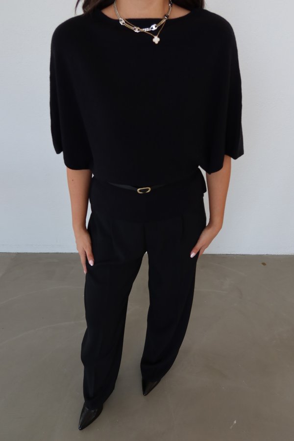 Kemer Detaylı Yarasa Kol Triko Kazak