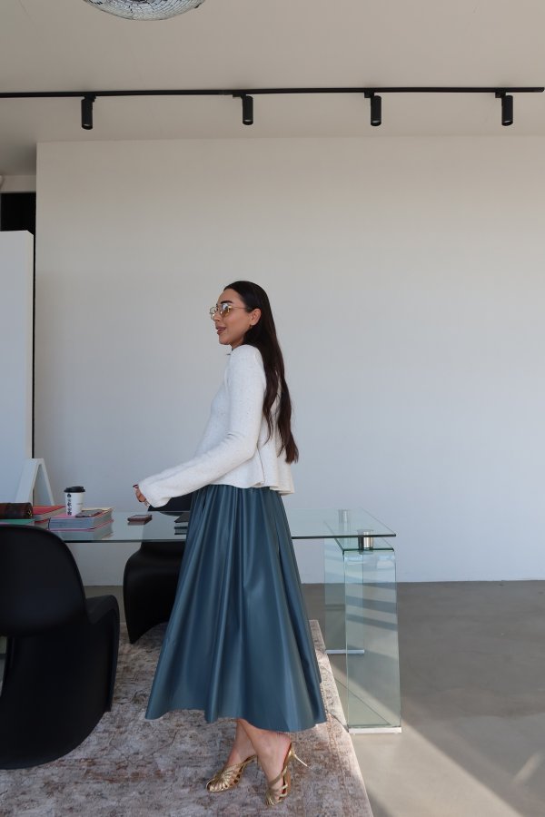 Beli Lastikli Pileli Uzun Deri Etek