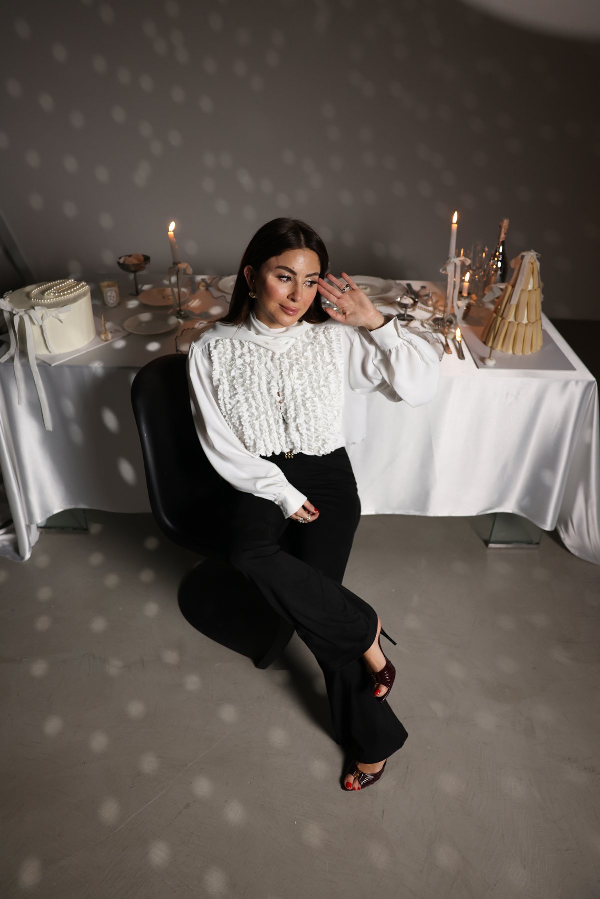 Aksesuar Detaylı İspanyol Paça Süet Pantolon