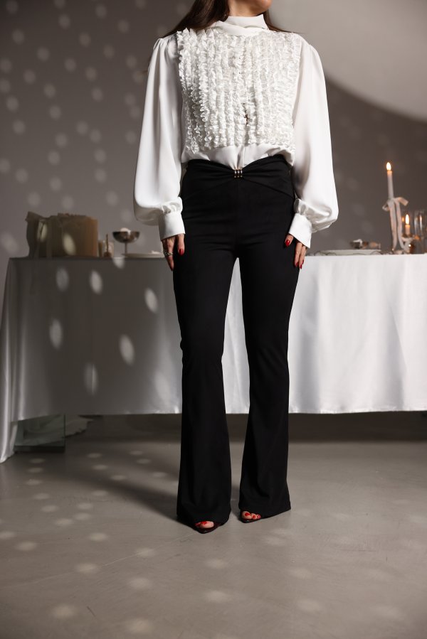 Aksesuar Detaylı İspanyol Paça Süet Pantolon