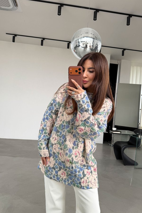 Çiçek Desenli Oversize Kazak